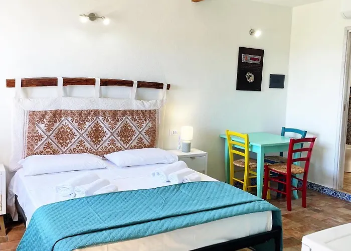 Maison d'hôtes Loft Con Uso Cucina E Terrazzo Panoramico - Fora E' Muros Ii - Ammentos Posada (Sardinia)